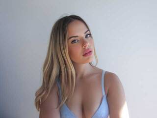 Эротический видеочат silvifoxyy