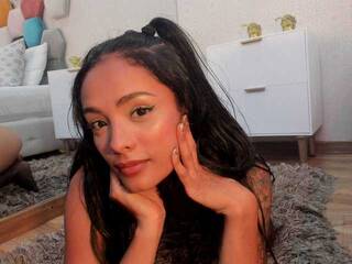 Эротический видеочат SofiaBrown