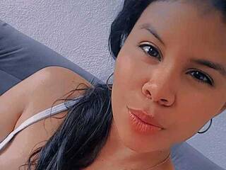 Эротический видеочат sofiasexy18