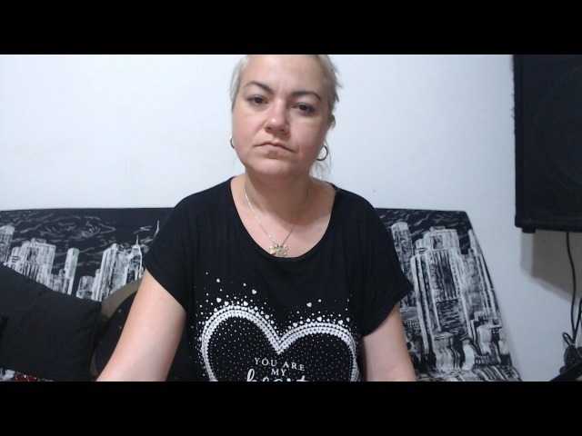 Скриншоты трансляции Softhottmilf