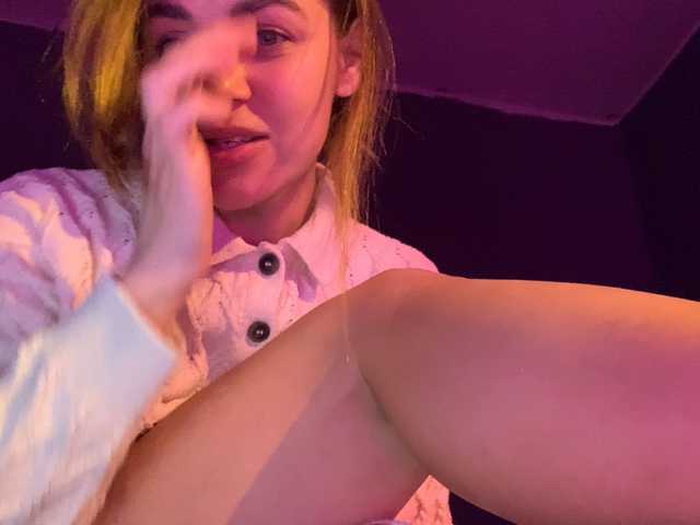 Скриншоты трансляции Sonya-Mo