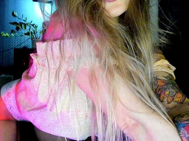 Скриншоты трансляции Sonya-Mo