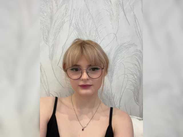 Скриншоты трансляции Sophie-doll