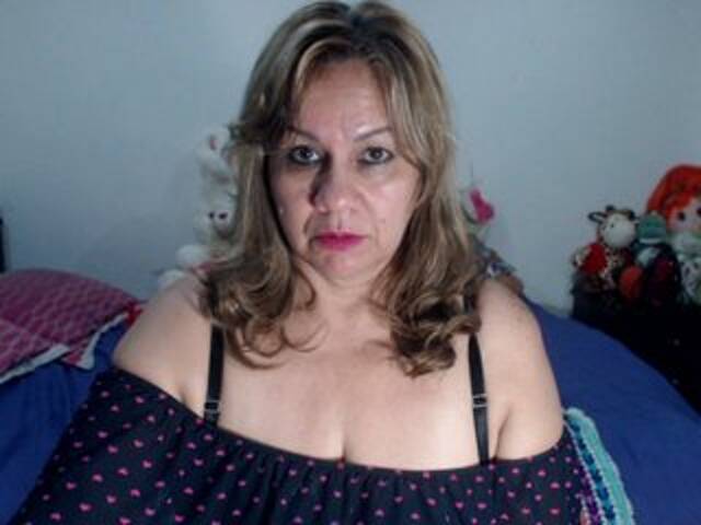 Скриншоты трансляции SOPHIE-LATIN