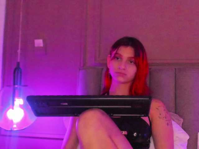 Скриншоты трансляции Sophiedoll18