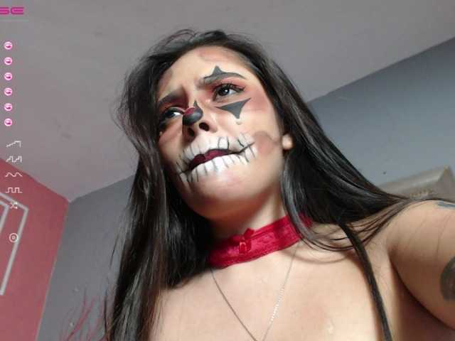 Фотографии sophiefox HI guys welcome to my world , im new model in here complette my first goal and enjoy with me #colombiana #latina #18 #brunette #longhair #curvy #sexy #lovense