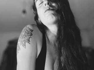 Эротический видеочат SoTired