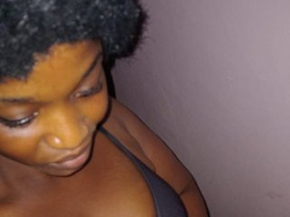 Эротический видеочат Squirty-Pussy