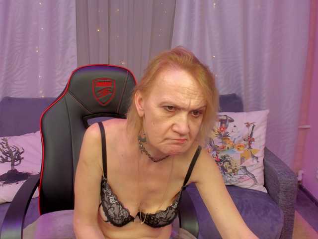 Скриншоты трансляции SqurtyLally69