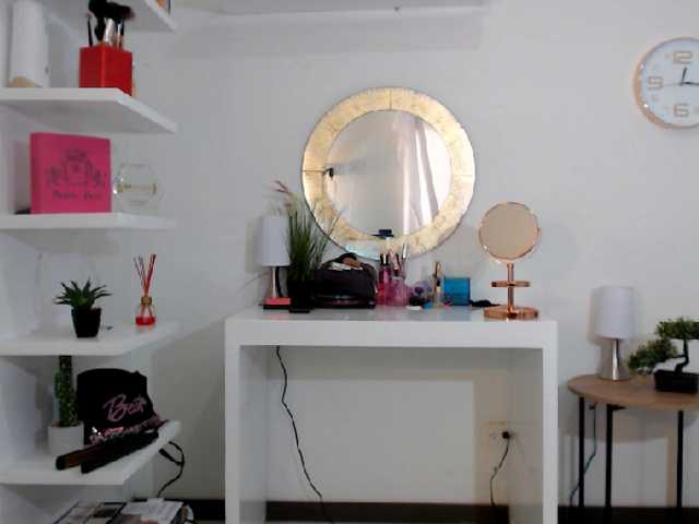 Скриншоты трансляции StaceyWood