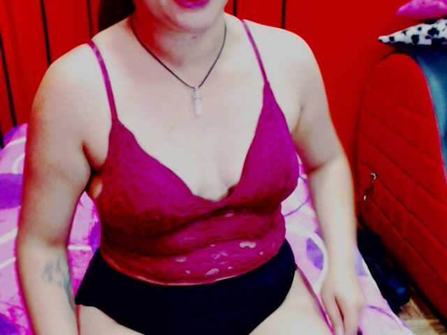 Фотографии Stephanyhot1 welcome to my room, I'm Stephany, add me to your favorites list and let's have pleasant orgasms ♥♥♥Would you like to experiment with the prohibited? Let's go private and find out