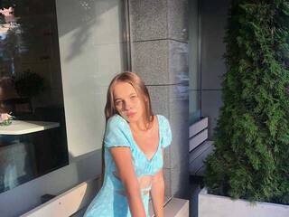 Эротический видеочат SugaaaaR