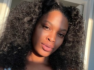 Эротический видеочат Sugababiie