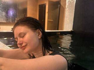 Эротический видеочат Sunny-Smail