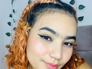 Эротический видеочат Suzy-52