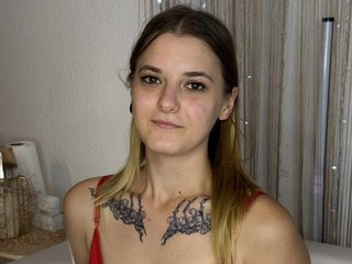 Эротический видеочат SuzyMiu
