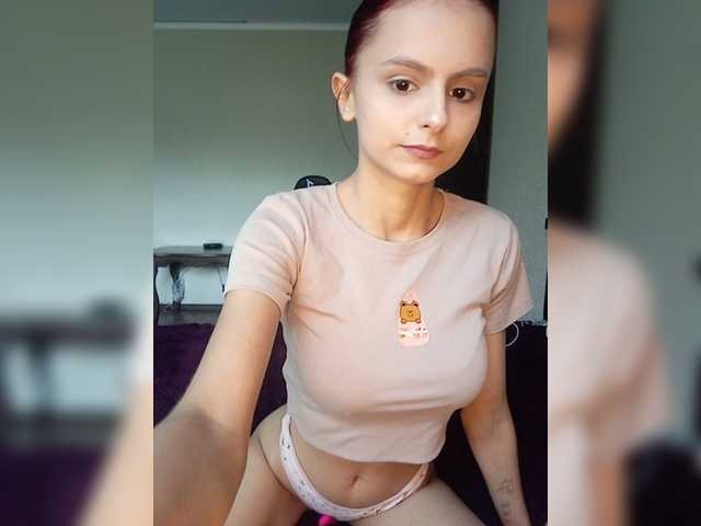 Скриншоты трансляции Sweet-bitch69