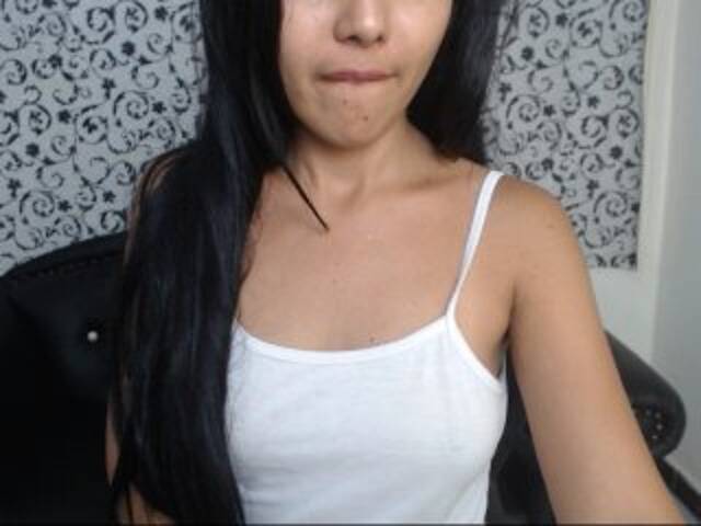 Скриншоты трансляции Sweethotbitch