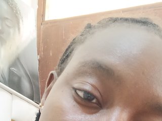 Эротический видеочат Sweetlauraz1