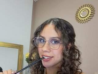 Эротический видеочат SylvannaMorelli