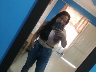 Эротический видеочат TamyHoney