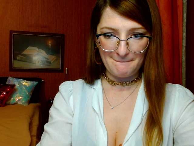 Фотографии tastyAriel Sweet and yet dang naughty ;) #innocentface #sweet #petite #glasses #fetish #natural #domina #teaser #cfmn #joi #cei #cbt #sph