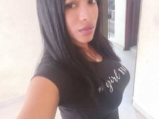 Эротический видеочат TenishaWunder