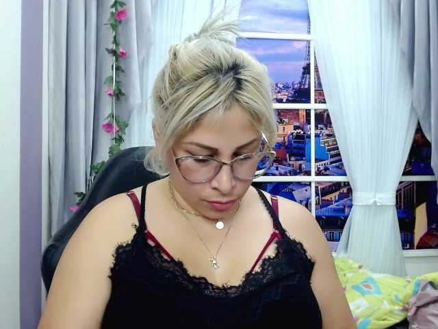 Скриншоты трансляции ThirstyBusty