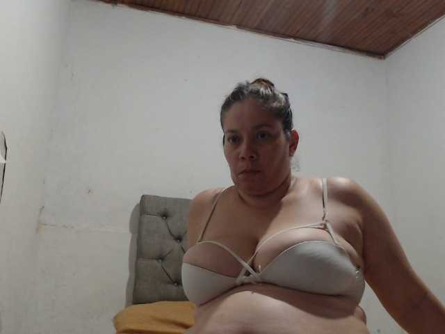 Скриншоты трансляции tiffa1hot