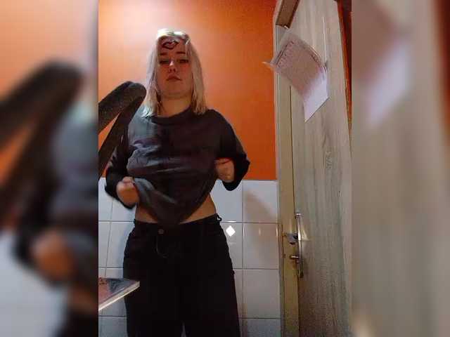 Скриншоты трансляции Tinablackkk