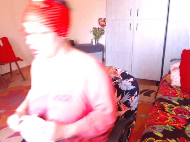 Скриншоты трансляции Tinakiss