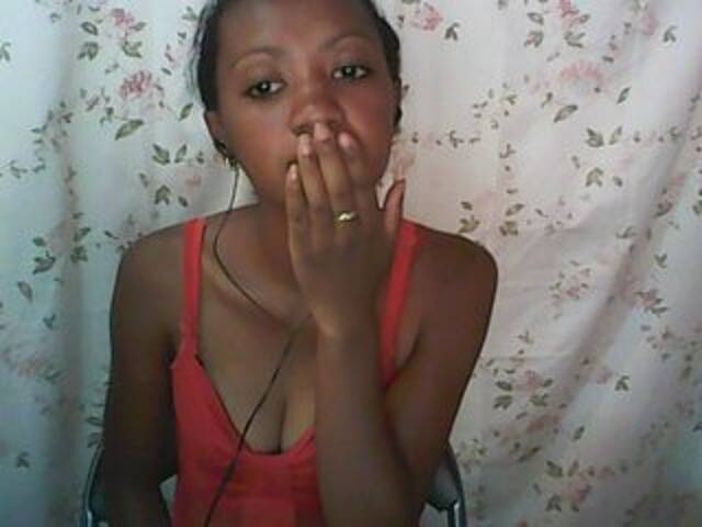 Скриншоты трансляции tinychloe