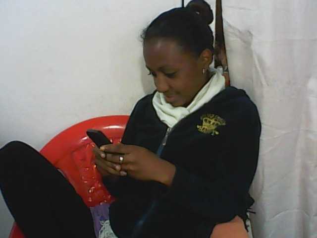 Скриншоты трансляции tinychloe