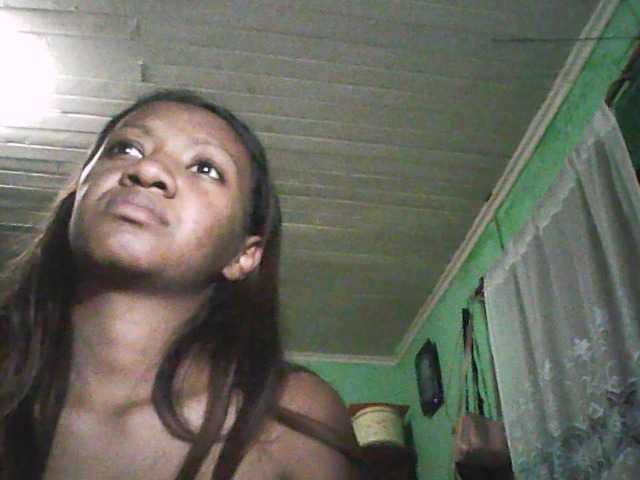 Скриншоты трансляции tinychloe