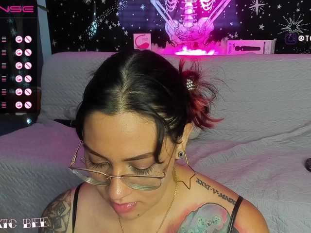 Фотографии CoralineBee Dont be rude. say Hi #bbw #tattooed #latina #Big