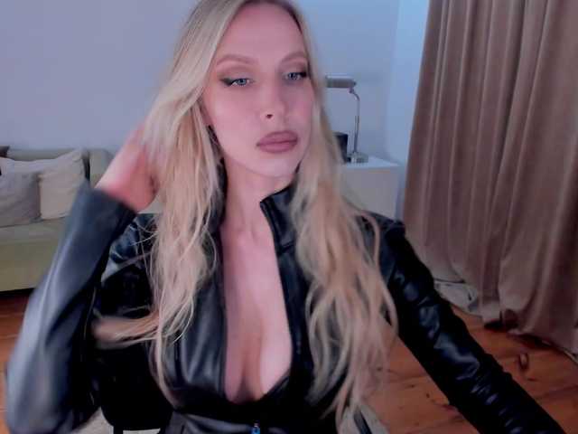 Скриншоты трансляции ToxicBlonde