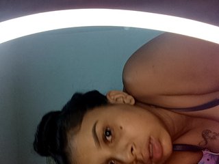 Эротический видеочат Twolatinshott