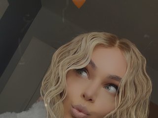 Эротический видеочат TyraKadney