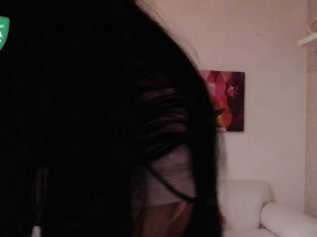 Скриншоты трансляции ValenHilton