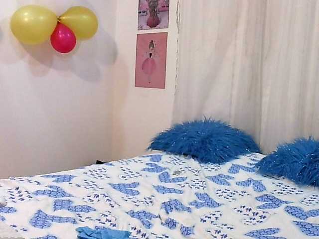 Фотографии valeriiaa-hot hi guys welcome to my room play with me #anal #squirt #lovense #pantyhose #teen #bigboobs