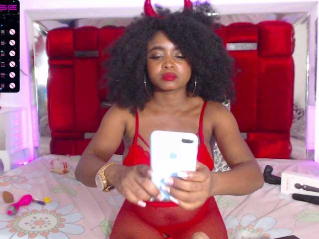 Фотографии valerysexy4 Hey guys, hot day I want you to make me wet for you !! ♥♥ PVT // ON @goal full squirt #ebony #latina # 18 #slim #bigboob #lovens