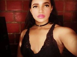 Эротический видеочат Vickyh1