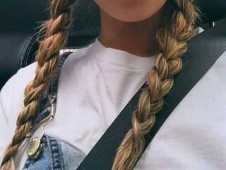 Эротический видеочат Vicsi30