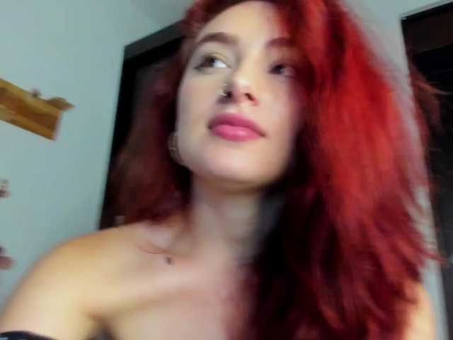 Фотографии violetwatson- Today I am very playful, do you want to come and try me! Goal: 1500 tokens