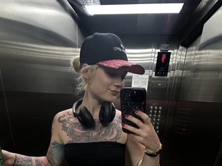 Эротический видеочат VivianRocks