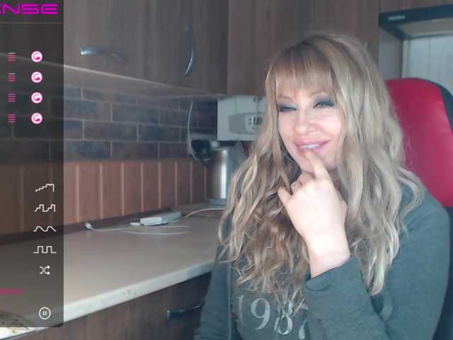 Скриншоты трансляции RrredQueen