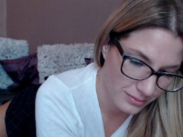 Скриншоты трансляции xLolaBloomx