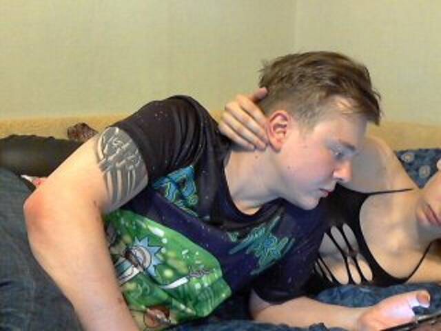 Скриншоты трансляции xxx-friends