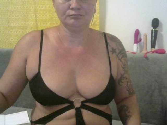 Скриншоты трансляции YasminaGeile