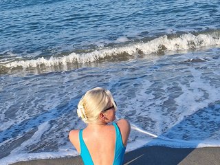 Эротический видеочат Yesenia-1